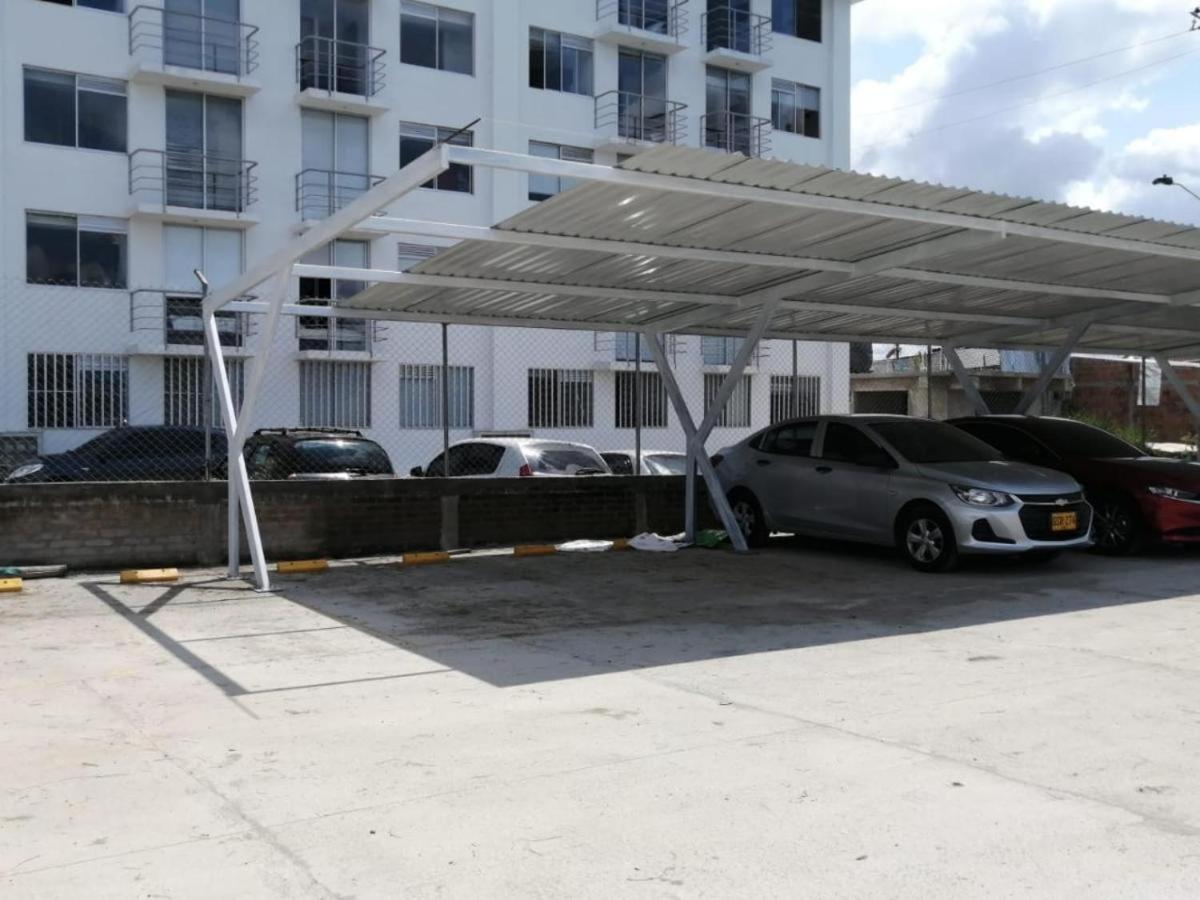Apartamento Cerca Parque Del Cafe Con Piscina Montenegro Luaran gambar