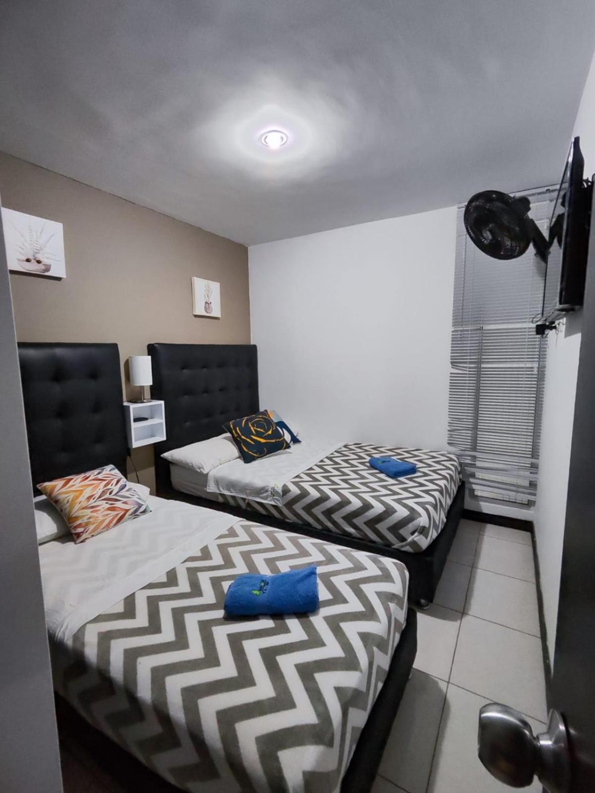 Apartamento Cerca Parque Del Cafe Con Piscina Montenegro Luaran gambar